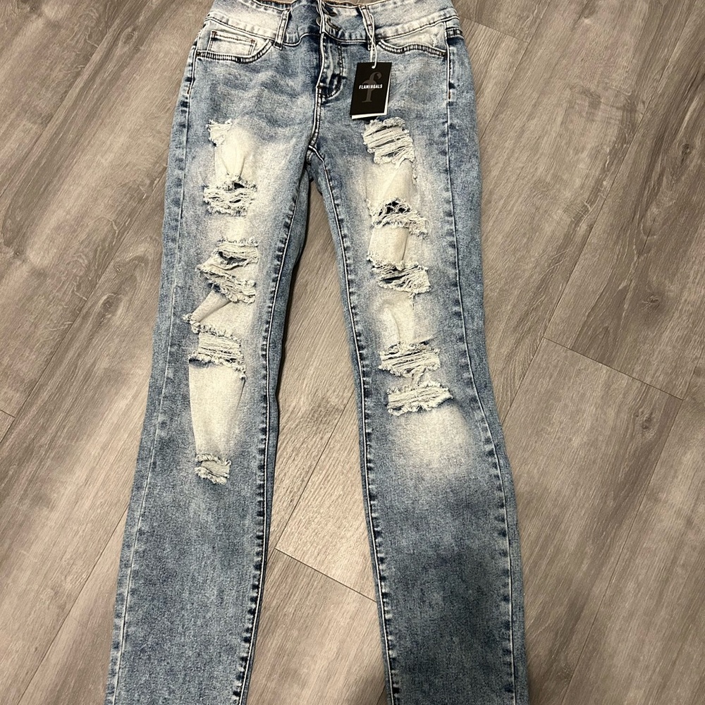 Trendy Distressed Straight Leg Jeans in Light Blue